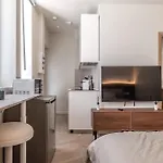 Elegant Renovated Apartment